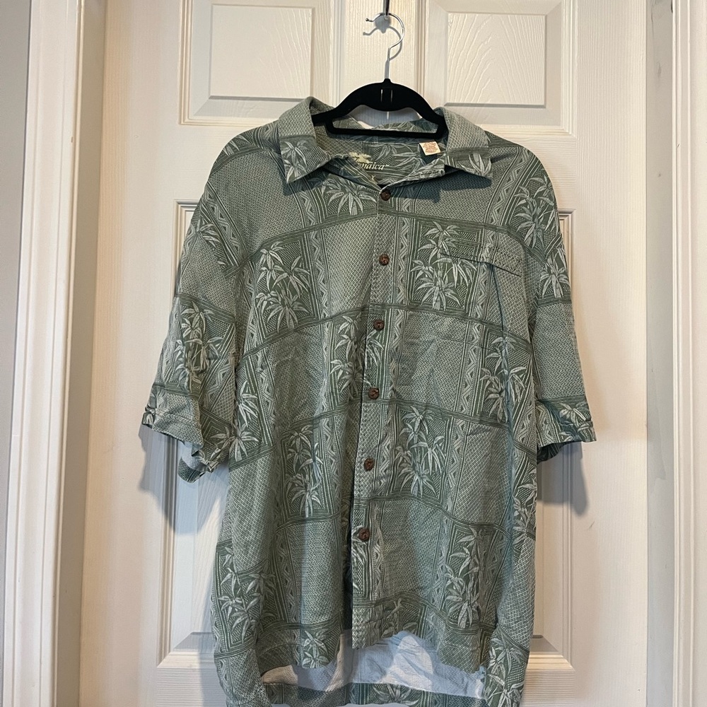 Button up vacation shirt